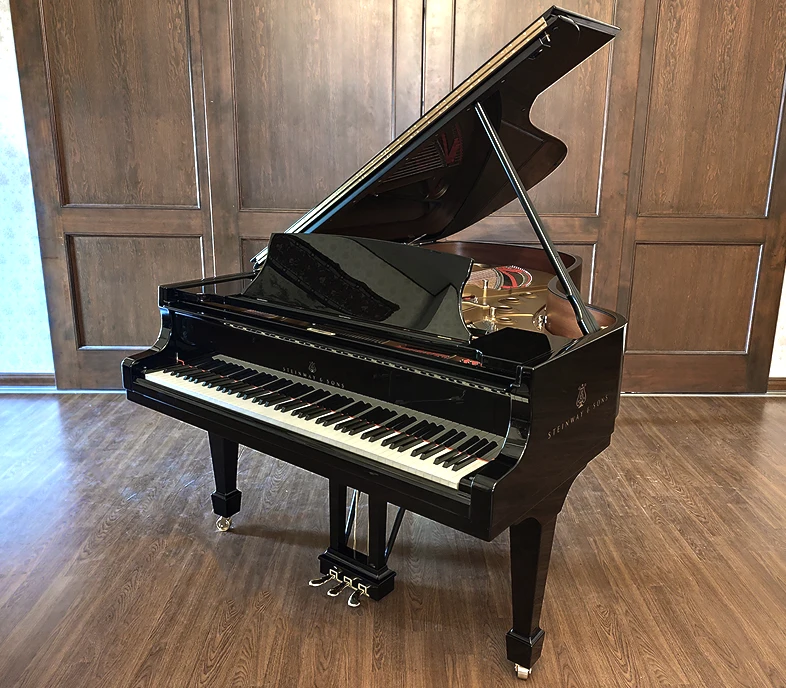 スタインウェイ B-211