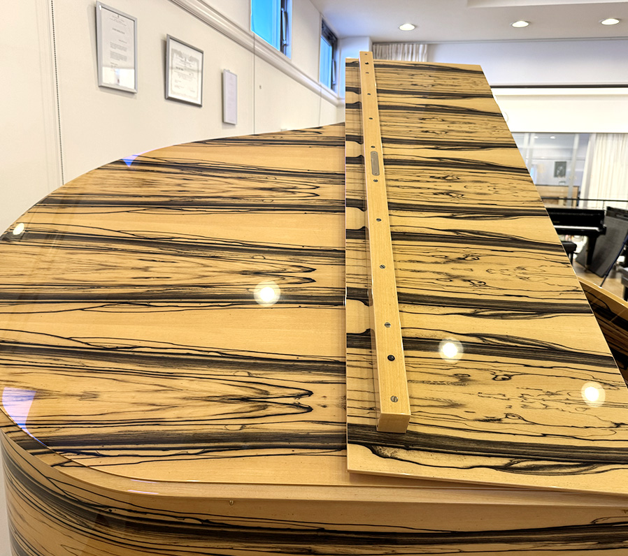 スタインウェイ O-180 White Ebony（Steinway＆Sons O-180 White Ebony）