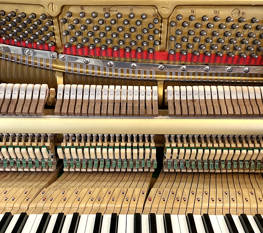 スタインウェイ F-104（Steinway＆Sons F-104）