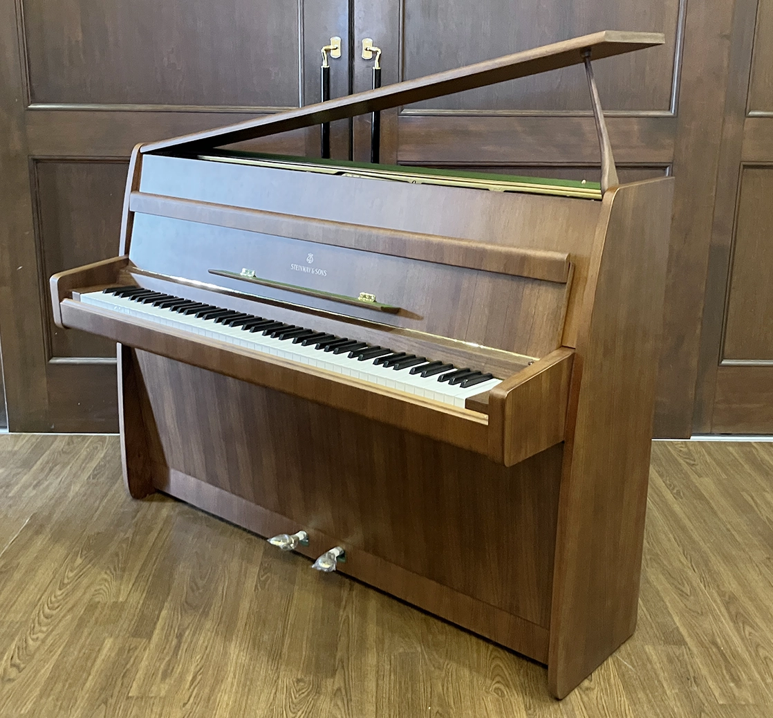 スタインウェイ F-104（Steinway＆Sons F-104）
