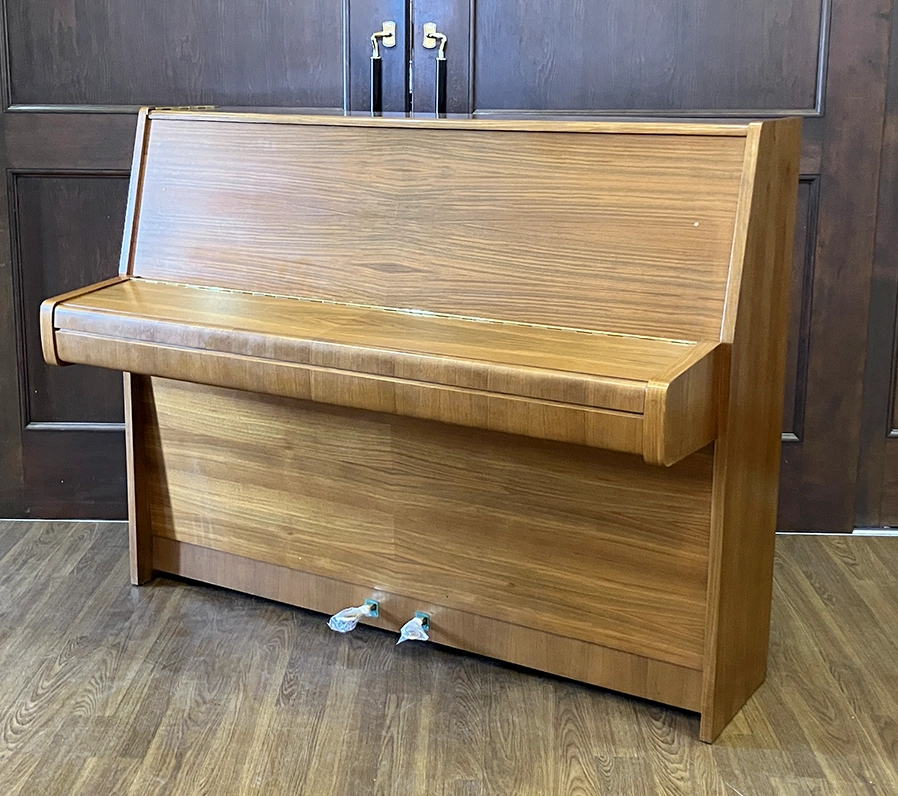 スタインウェイ Z-114(Steinway&Sons Z-114)