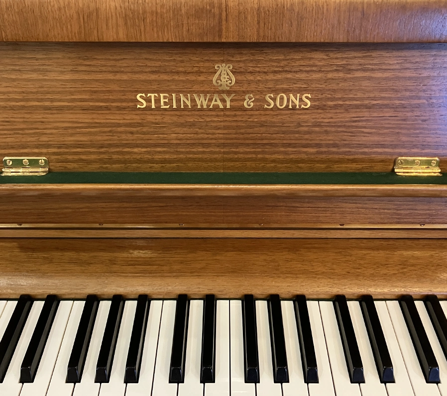 スタインウェイ Z-114(Steinway&Sons Z-114)