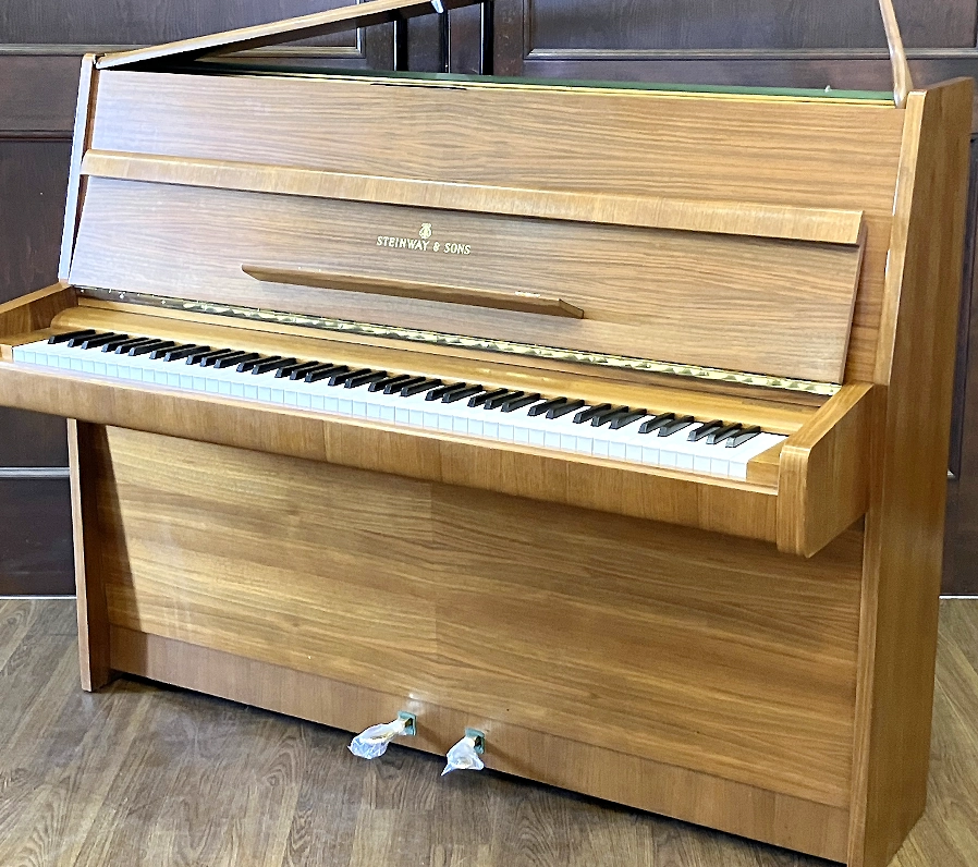 スタインウェイ Z-114(Steinway&Sons Z-114)
